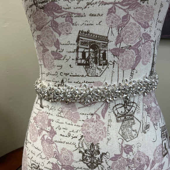 Light Ivory belt with large crystal details